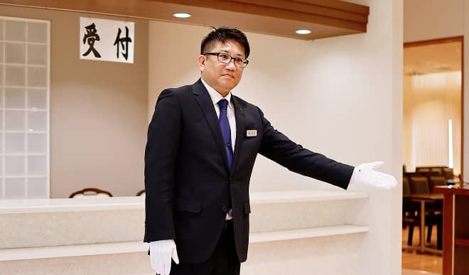 仕事中の先輩の写真